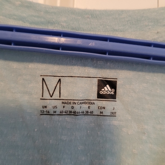 Adidas tshirt size  M - Picture 4 of 4